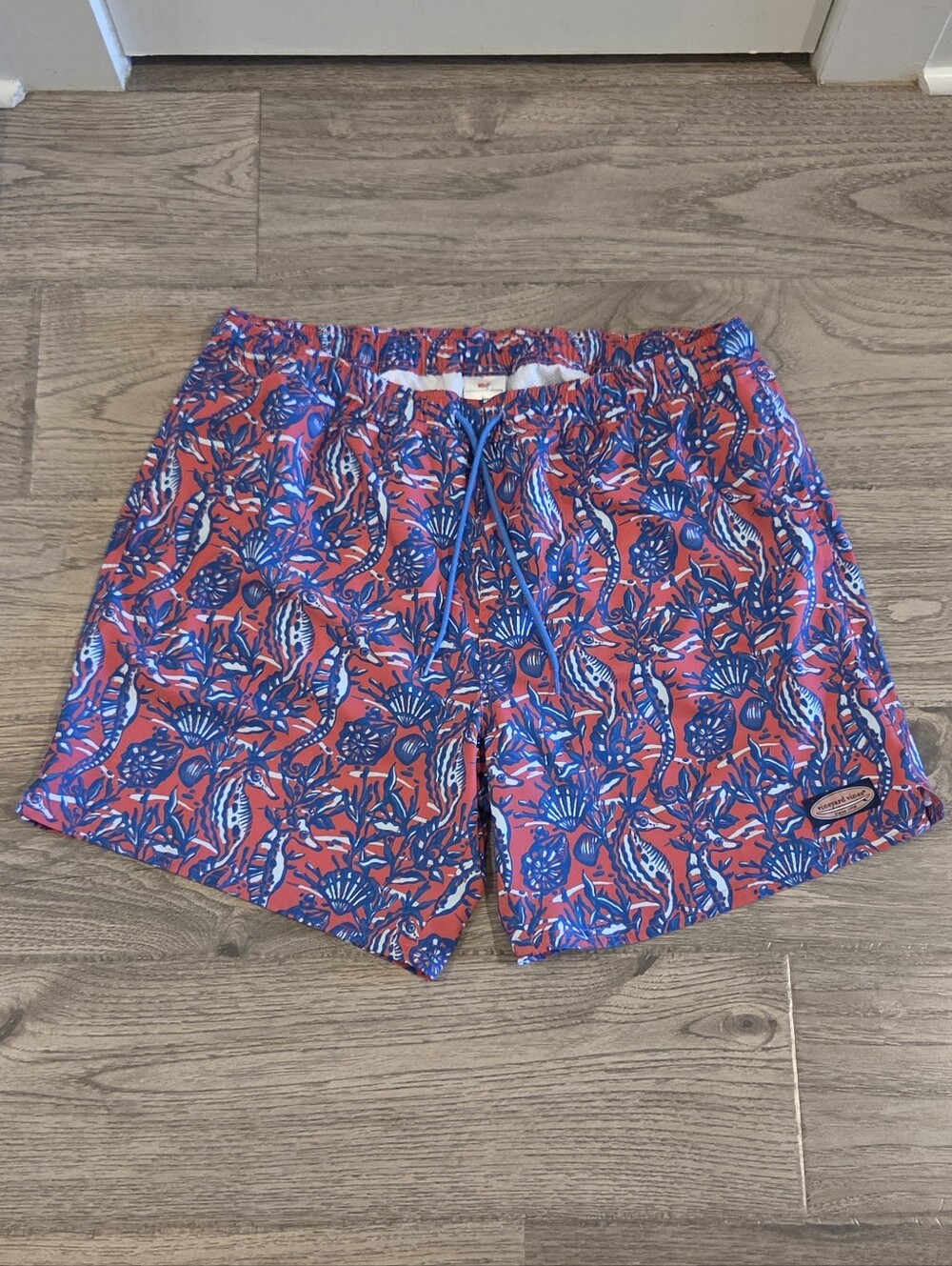 Vineyard Vines Chappy Swim Trunks - Seahorse Sailor Print - Size XL 6.5" Inseam